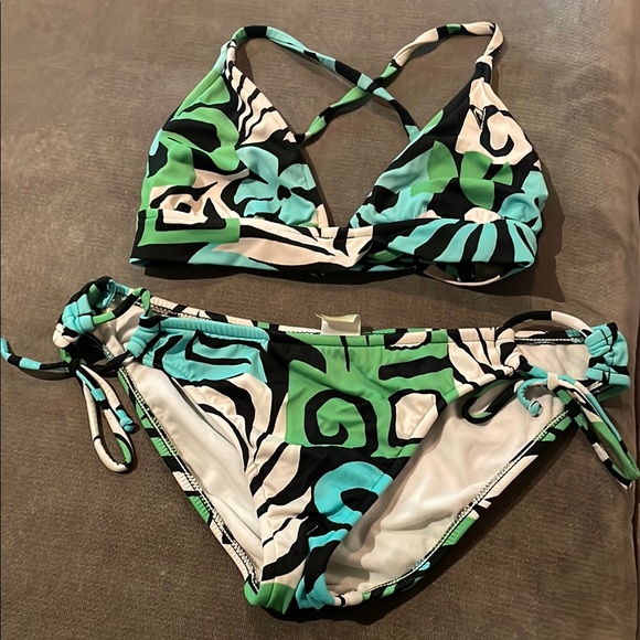 Roxy Green and Black Bikini - Picture 1 of 5